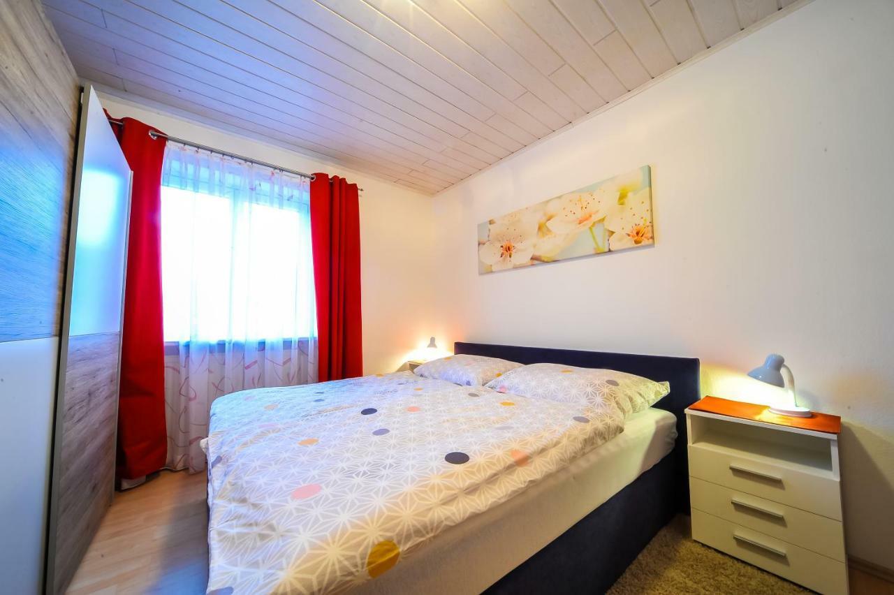 Privatzimmer Haus Erika Sankt Peter-Freienstein Exterior foto