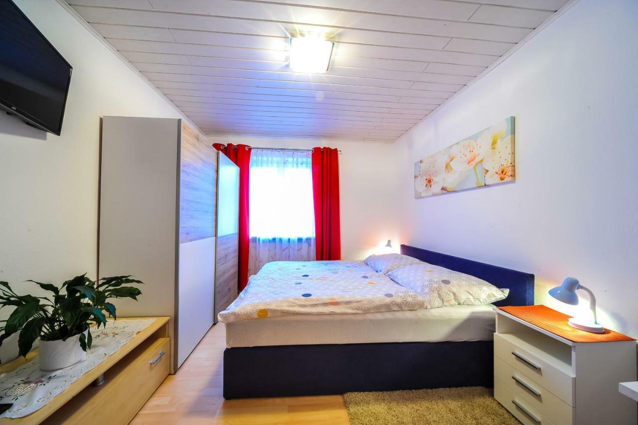 Privatzimmer Haus Erika Sankt Peter-Freienstein Zimmer foto
